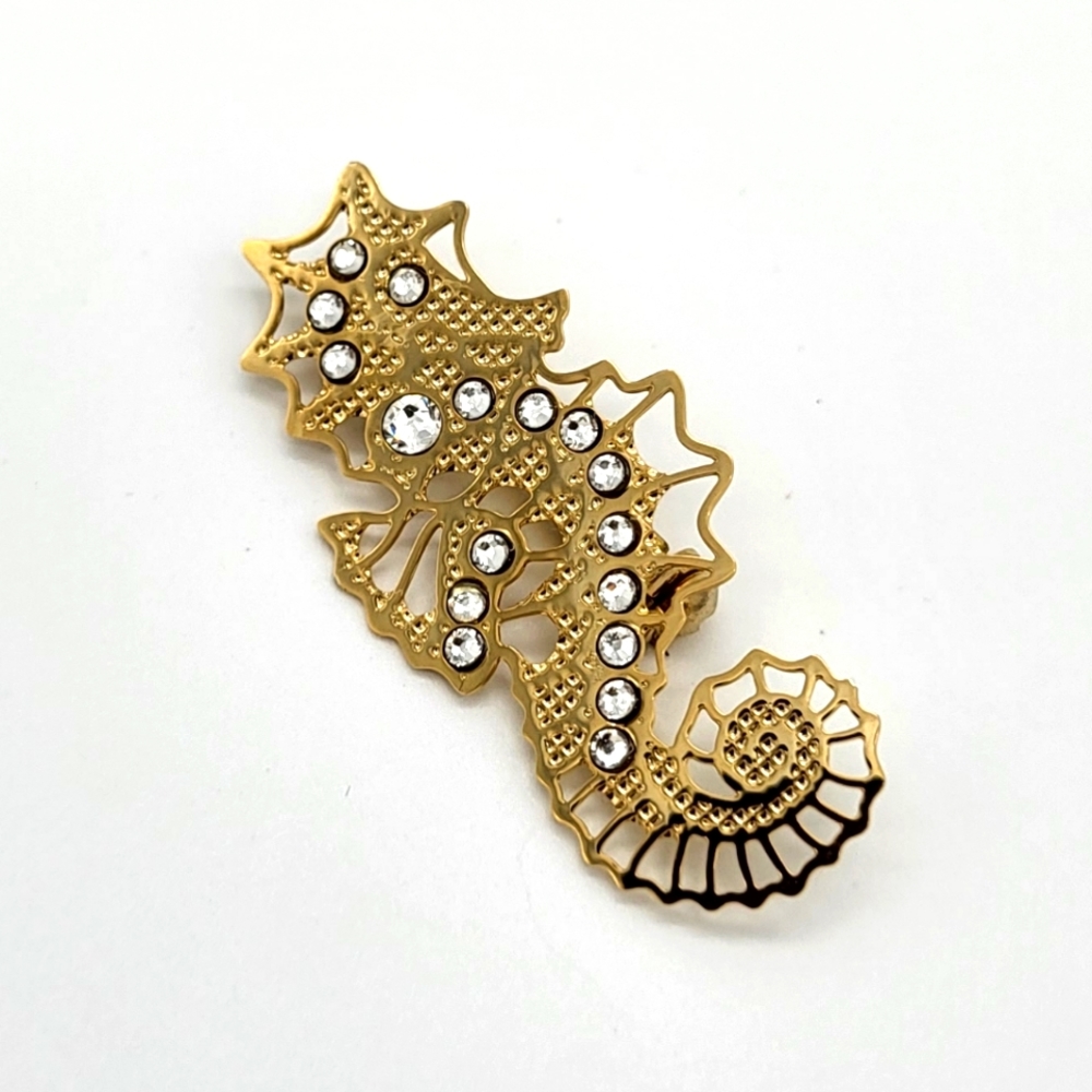 10k gold platted brass seahorse pin from the Danbury Mint